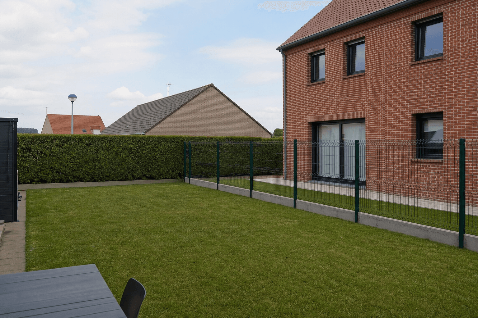 Avant — jardin avant transformation